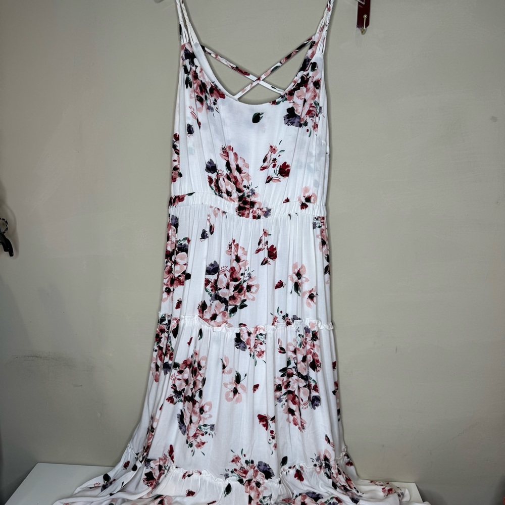 Torrid White Floral Maxi Challis Teired Dress size 2 = 18/20 - Picture 4 of 13
